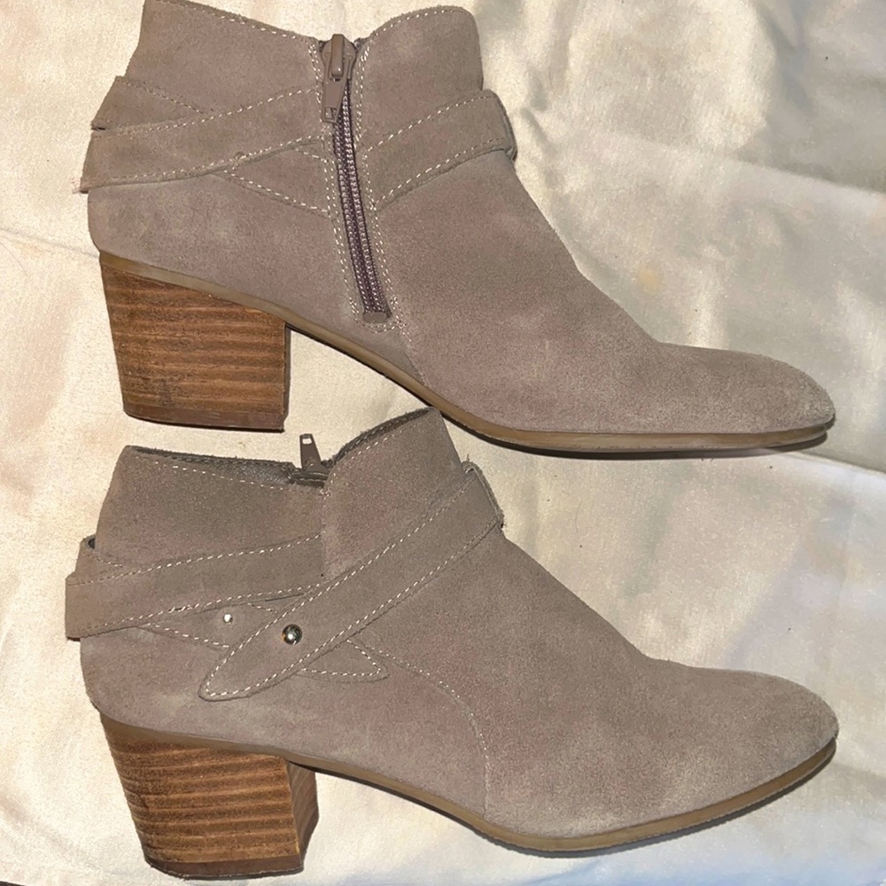 Crown Vintage Regina bootie leather upper